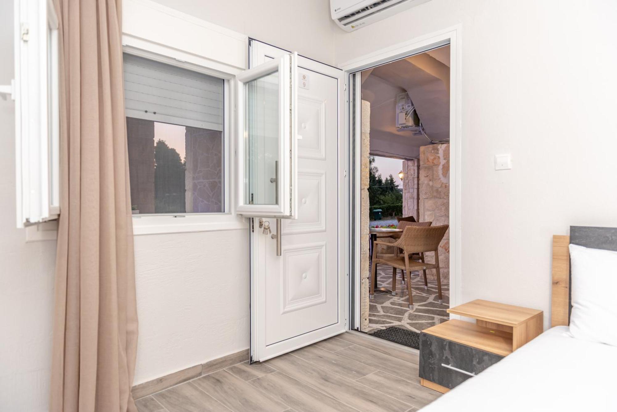 Medusa Rooms Kallithea  Eksteriør billede